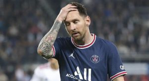 Lionel Messi Will Miss Metz Game With A Knock To His Left Knee