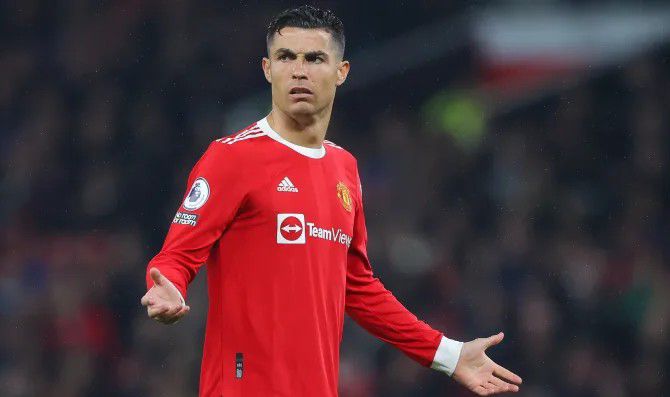 Cristiano Ronaldo 'Worried' By Manchester United's Slow Transfer Policy