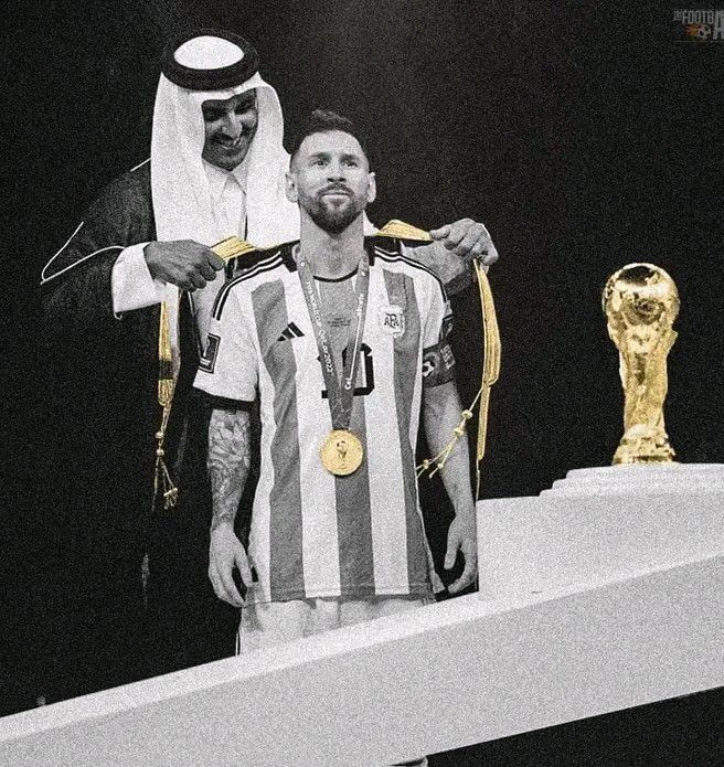 Lionel Messi Crown Sports Personality Of The Year Award.