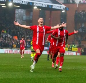 Leyton Orient vs Manchester City 1-2 Highlights | FA Cup