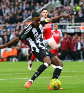 Newcastle vs Arsenal 2-0 (AGG 4-0) Highlights | EFL Cup