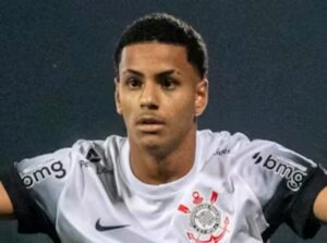 Chelsea Close to Signing Brazilian Wonderkid Denner in €15m Deal